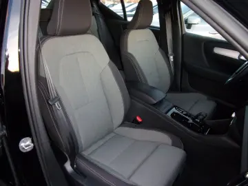 VOLVO XC 40 B3 Plus Bright 2WD Camera Keyless HarmanKardon