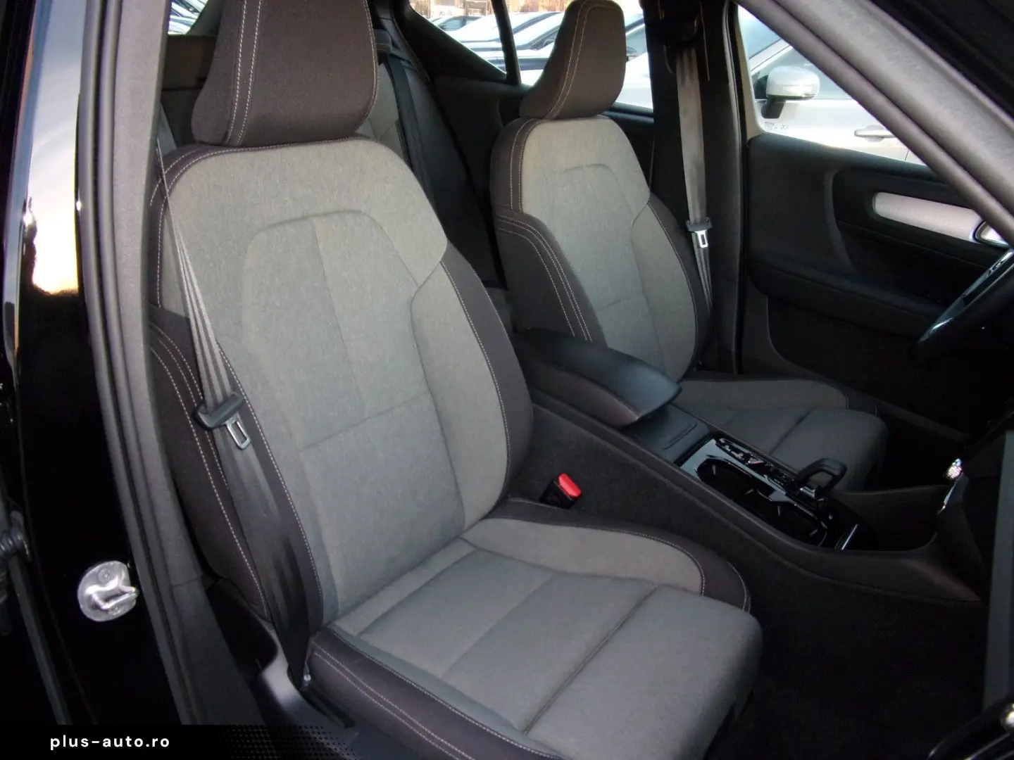 VOLVO XC 40 B3 Plus Bright 2WD Camera Keyless HarmanKardon