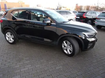 VOLVO XC 40 B3 Plus Bright 2WD Camera Keyless HarmanKardon