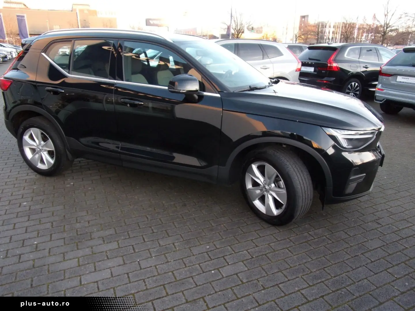 VOLVO XC 40 B3 Plus Bright 2WD Camera Keyless HarmanKardon