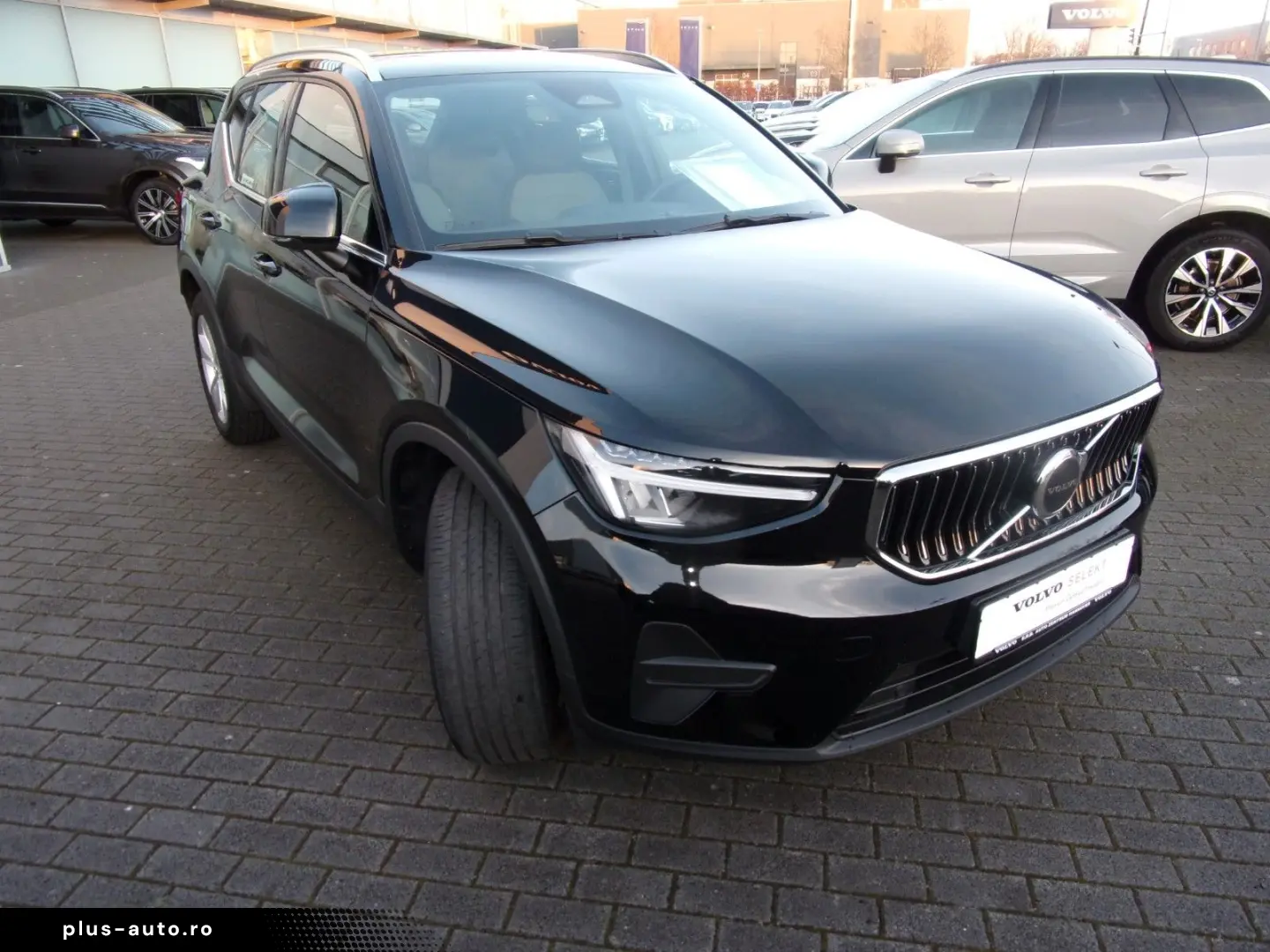 VOLVO XC 40 B3 Plus Bright 2WD Camera Keyless HarmanKardon