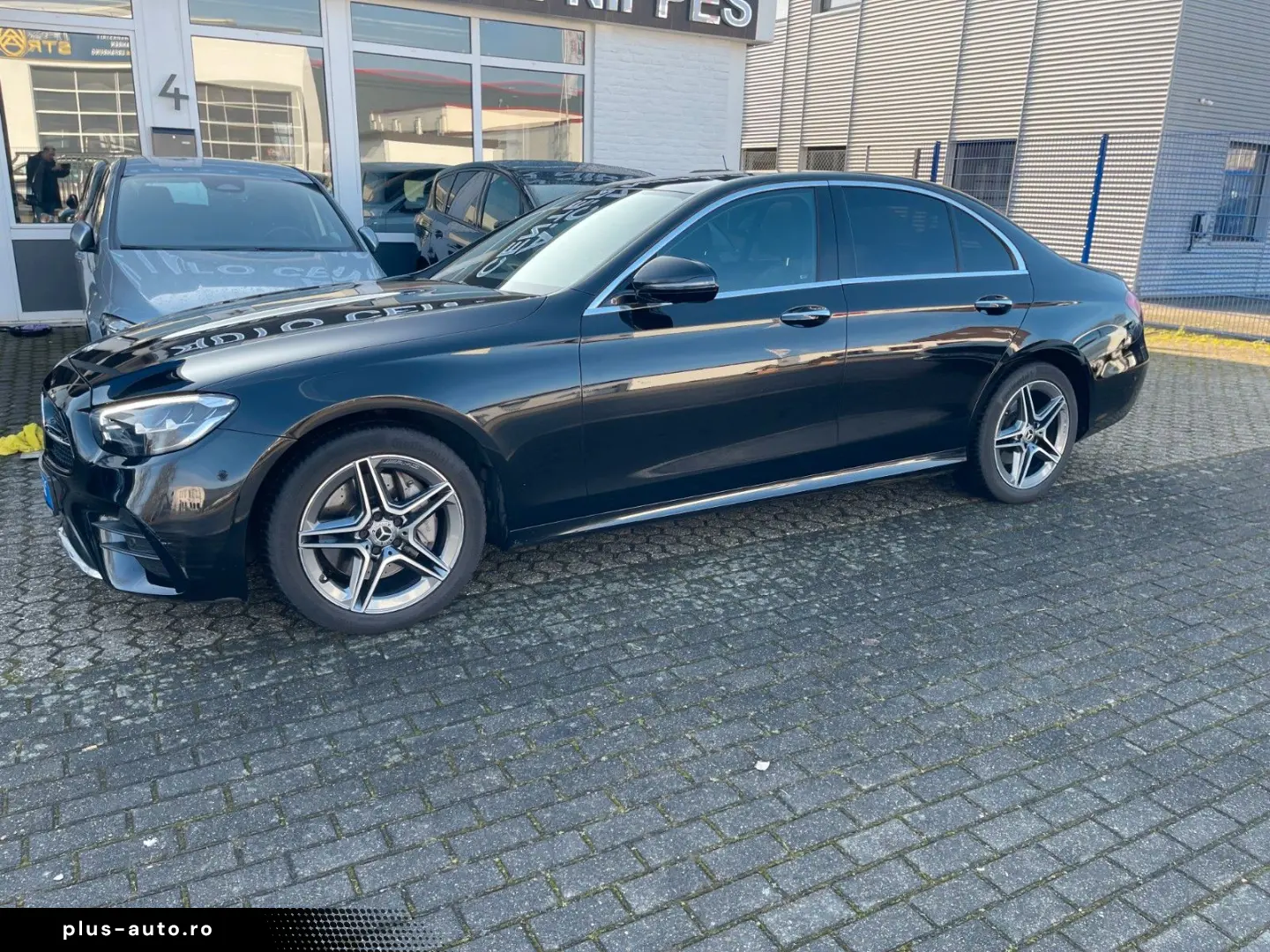 MERCEDES-BENZ E 220 d 4Matic AMG Pano Leder LED Navi Kamera