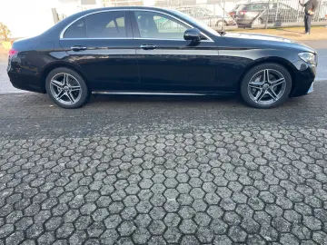 MERCEDES-BENZ E 220 d 4Matic AMG Pano Leder LED Navi Kamera