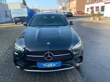 MERCEDES-BENZ E 220 d 4Matic AMG Pano Leder LED Navi Kamera