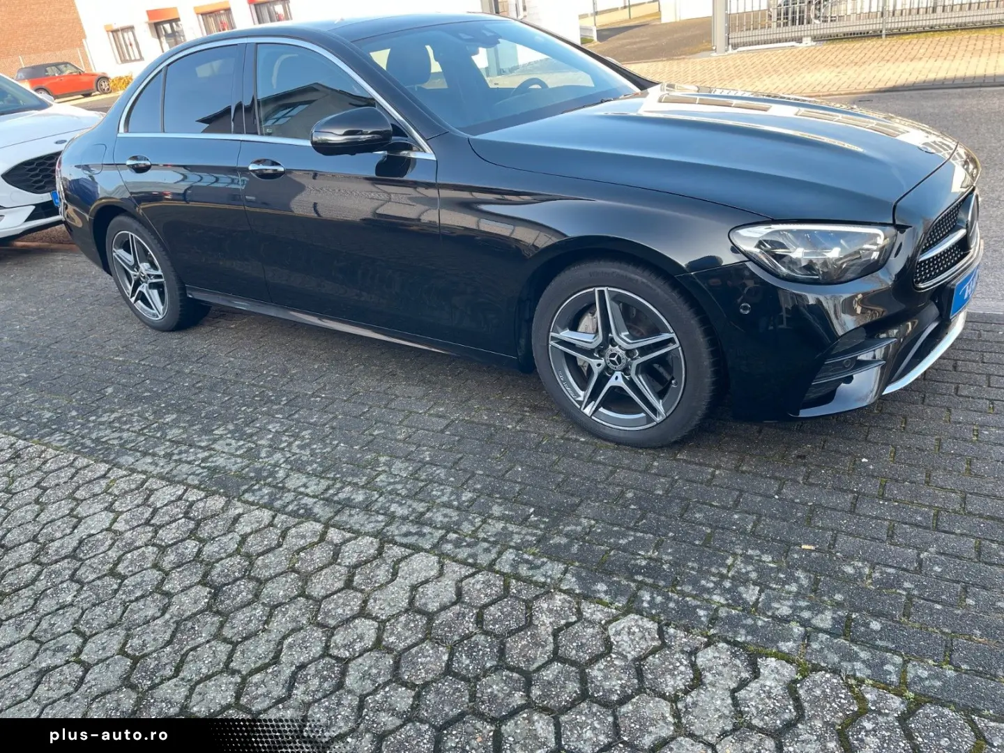 MERCEDES-BENZ E 220 d 4Matic AMG Pano Leder LED Navi Kamera