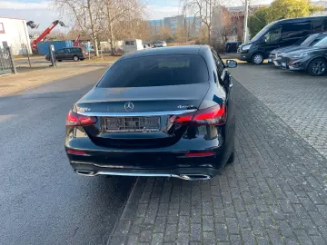 MERCEDES-BENZ E 220 d 4Matic AMG Pano Leder LED Navi Kamera