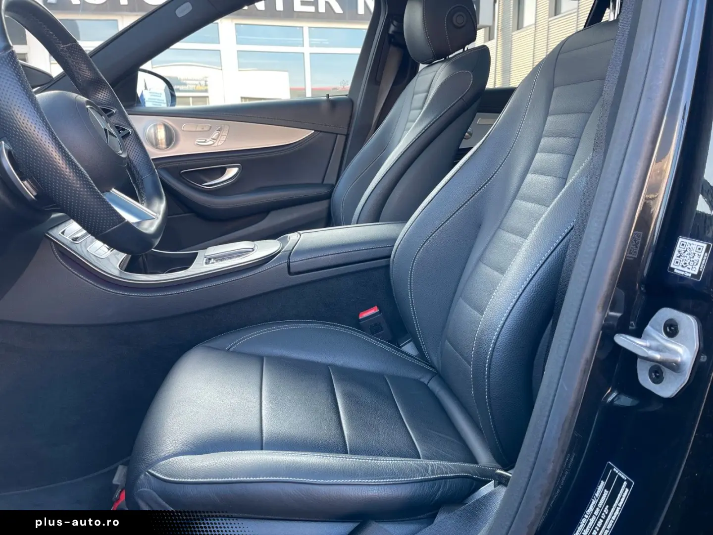 MERCEDES-BENZ E 220 d 4Matic AMG Pano Leder LED Navi Kamera