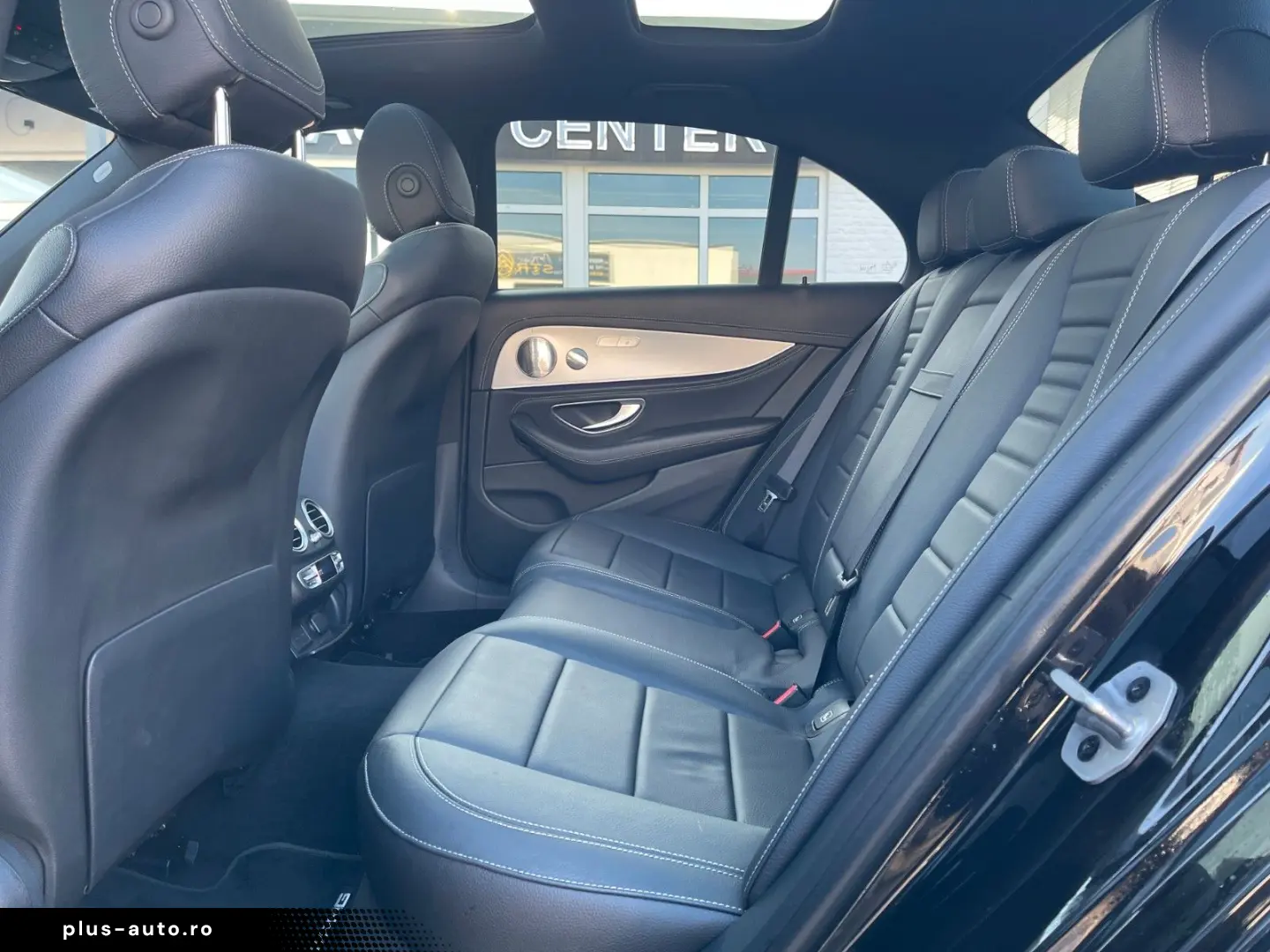 MERCEDES-BENZ E 220 d 4Matic AMG Pano Leder LED Navi Kamera