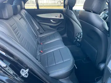 MERCEDES-BENZ E 220 d 4Matic AMG Pano Leder LED Navi Kamera