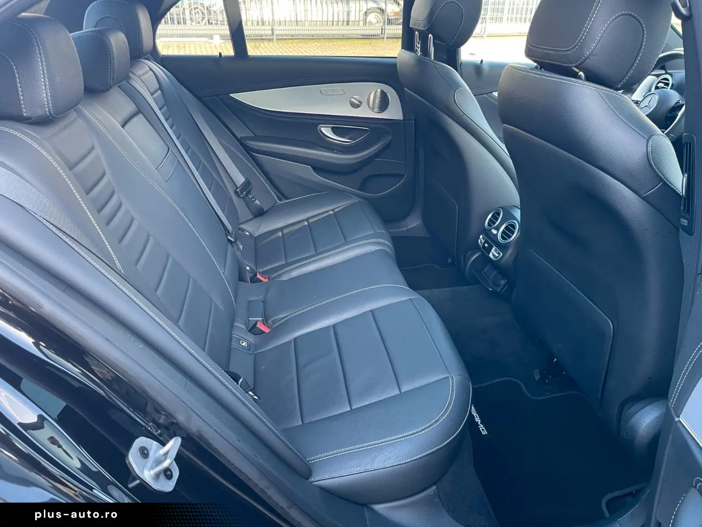 MERCEDES-BENZ E 220 d 4Matic AMG Pano Leder LED Navi Kamera