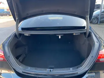 MERCEDES-BENZ E 220 d 4Matic AMG Pano Leder LED Navi Kamera