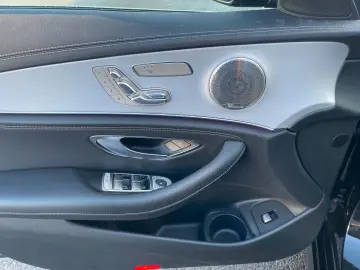 MERCEDES-BENZ E 220 d 4Matic AMG Pano Leder LED Navi Kamera