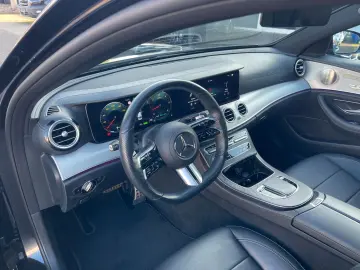 MERCEDES-BENZ E 220 d 4Matic AMG Pano Leder LED Navi Kamera