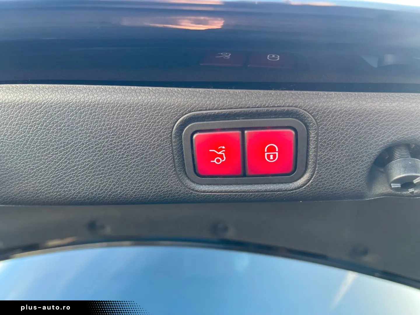 MERCEDES-BENZ E 220 d 4Matic AMG Pano Leder LED Navi Kamera