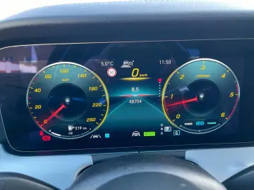 MERCEDES-BENZ E 220 d 4Matic AMG Pano Leder LED Navi Kamera