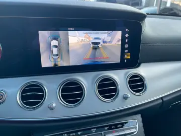 MERCEDES-BENZ E 220 d 4Matic AMG Pano Leder LED Navi Kamera