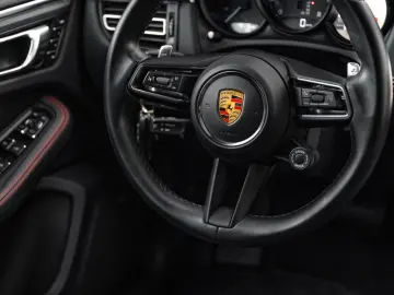 PORSCHE Macan 265PS