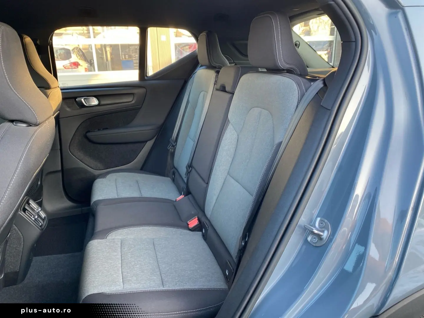 VOLVO XC40 B3 Plus Dark 2WD Camera Keyless HarmanKardon