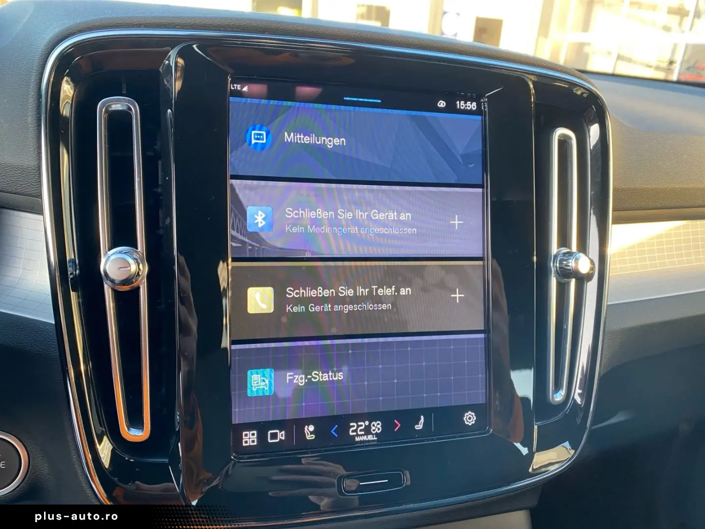 VOLVO XC40 B3 Plus Dark 2WD Camera Keyless HarmanKardon