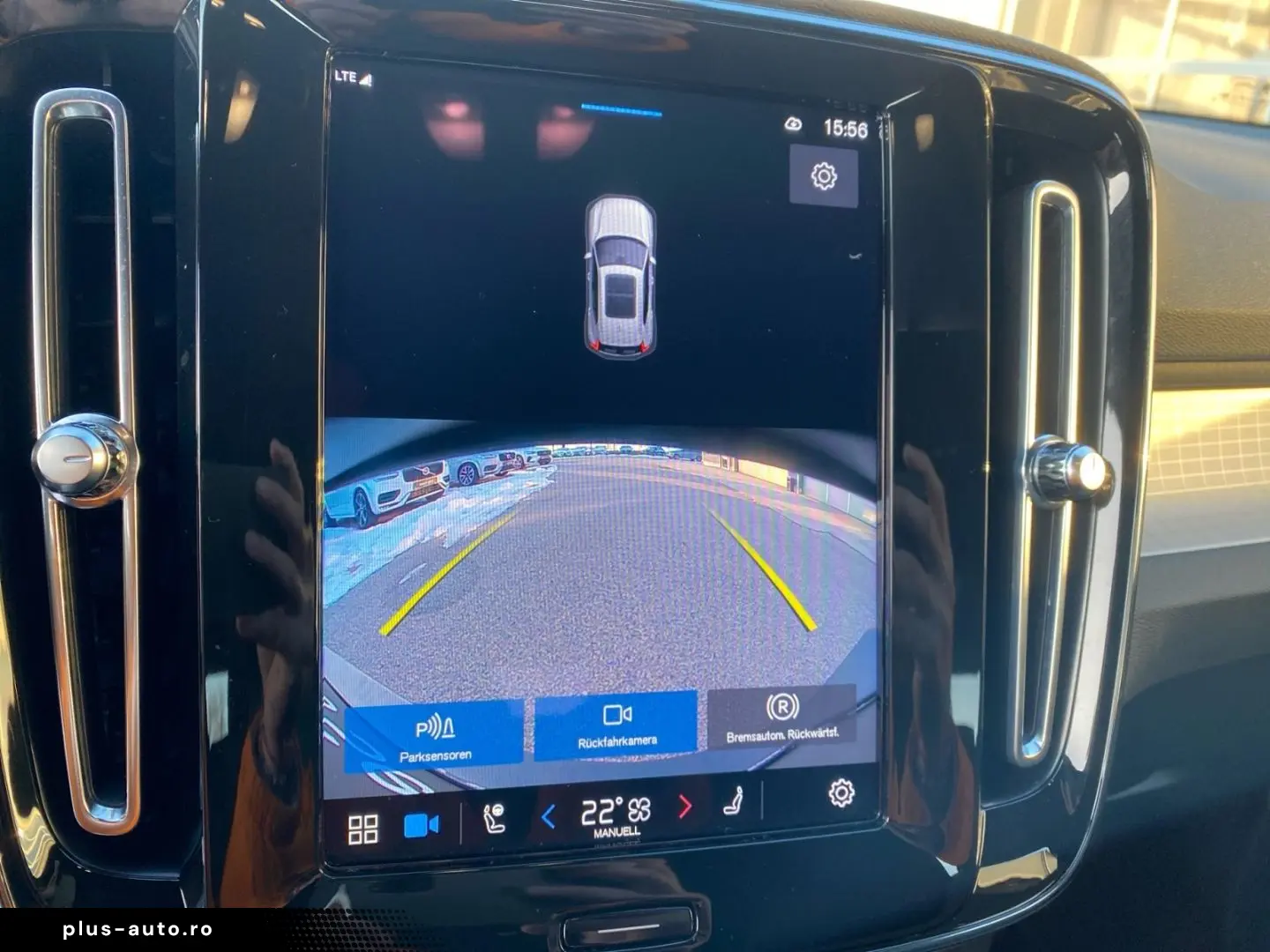 VOLVO XC40 B3 Plus Dark 2WD Camera Keyless HarmanKardon