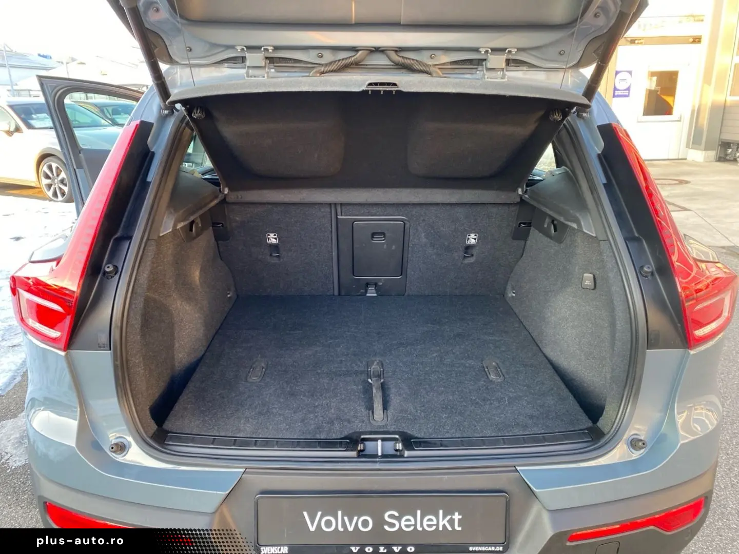 VOLVO XC40 B3 Plus Dark 2WD Camera Keyless HarmanKardon