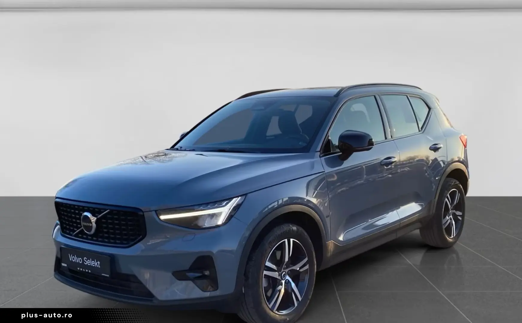VOLVO XC40 B3 Plus Dark 2WD Camera Keyless HarmanKardon