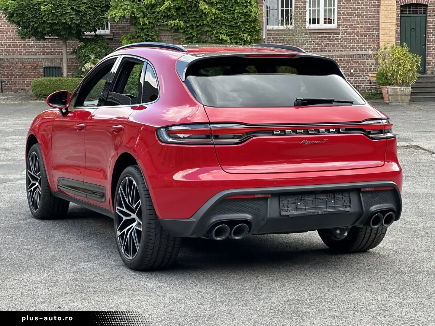 PORSCHE Macan