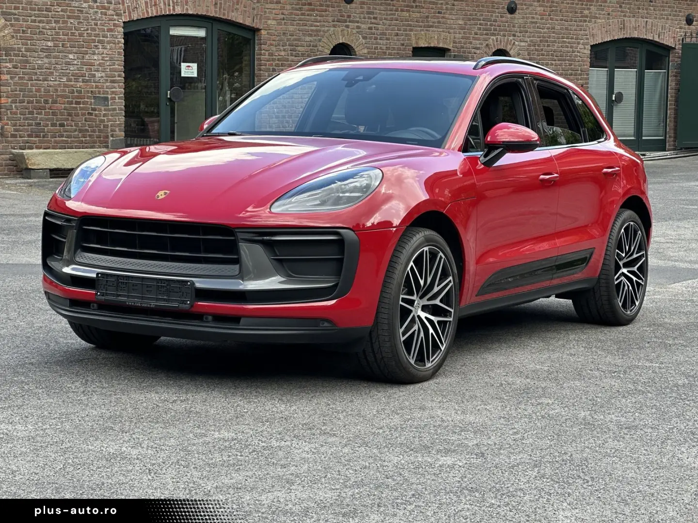 PORSCHE Macan
