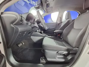 TOYOTA YARIS 1.5 HYBRID E-CVT 92CP 2022