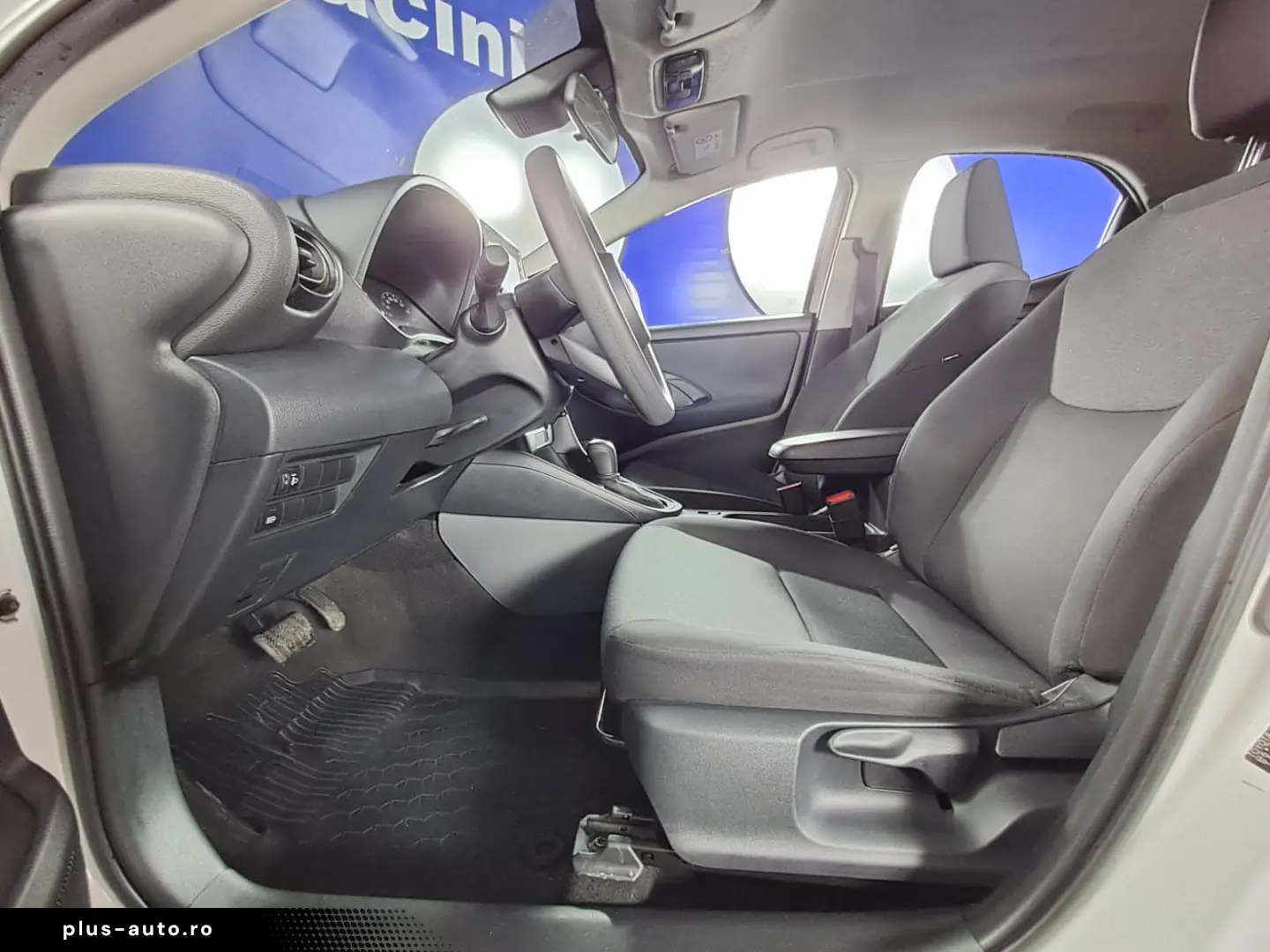 TOYOTA YARIS 1.5 HYBRID E-CVT 92CP 2022