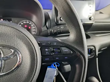 TOYOTA YARIS 1.5 HYBRID E-CVT 92CP 2022