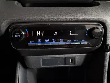 TOYOTA YARIS 1.5 HYBRID E-CVT 92CP 2022