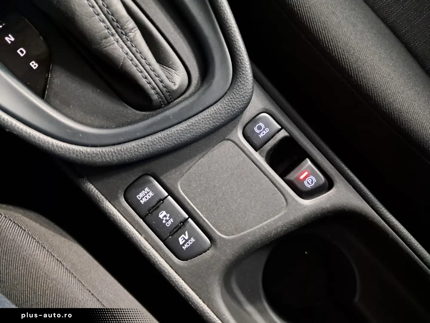 TOYOTA YARIS 1.5 HYBRID E-CVT 92CP 2022