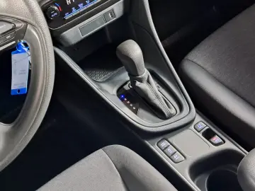 TOYOTA YARIS 1.5 HYBRID E-CVT 92CP 2022