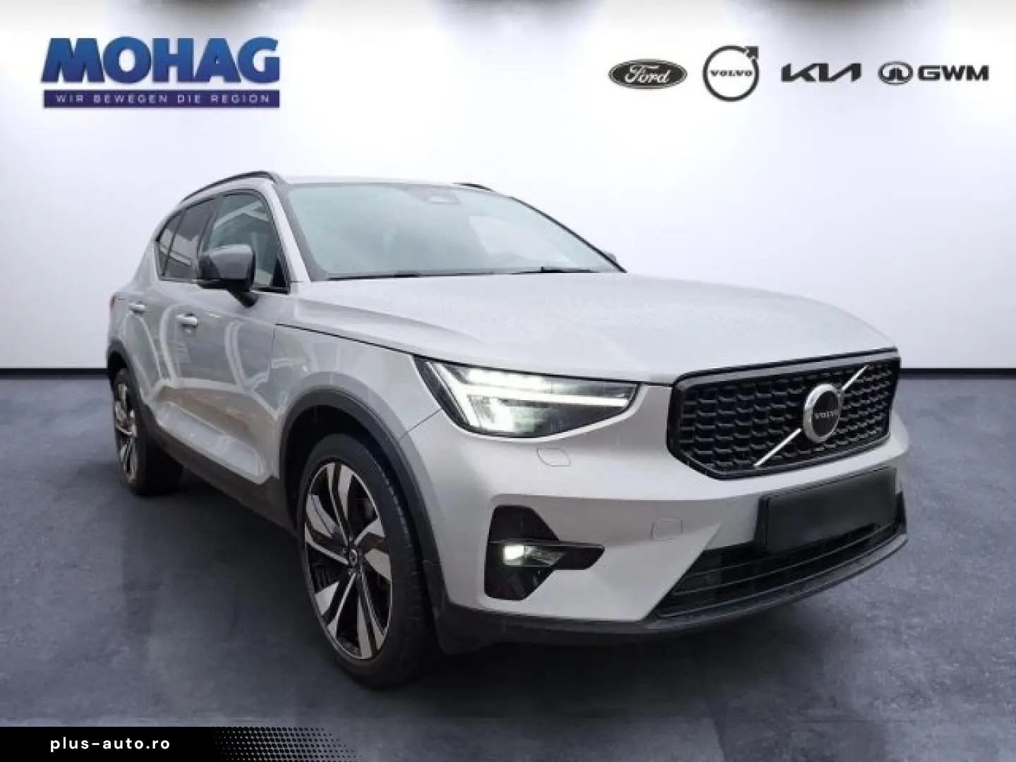 VOLVO XC40 2WD Plus Dark ACC Bliss Keyless Camera H&K
