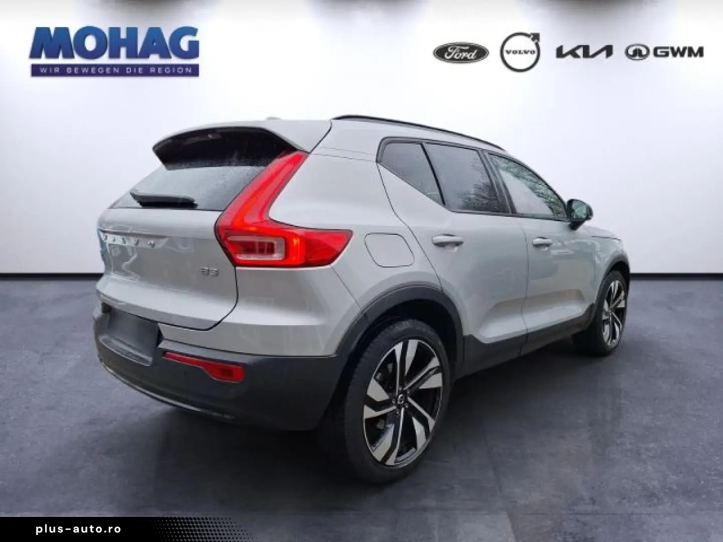 VOLVO XC40 2WD Plus Dark ACC Bliss Keyless Camera H&K