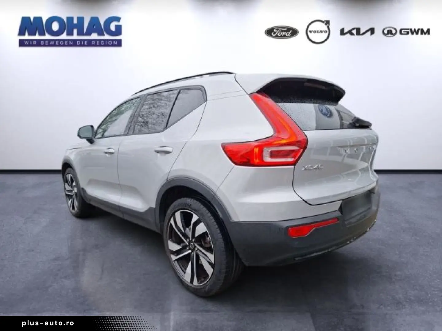 VOLVO XC40 2WD Plus Dark ACC Bliss Keyless Camera H&K