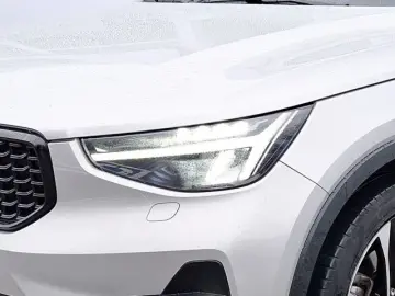 VOLVO XC40 2WD Plus Dark ACC Bliss Keyless Camera H&K