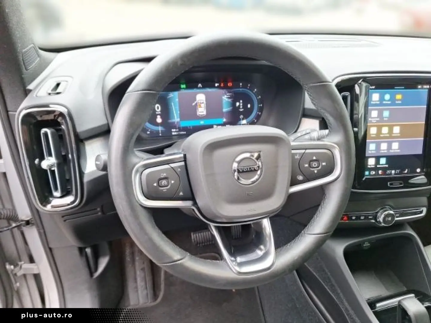 VOLVO XC40 2WD Plus Dark ACC Bliss Keyless Camera H&K