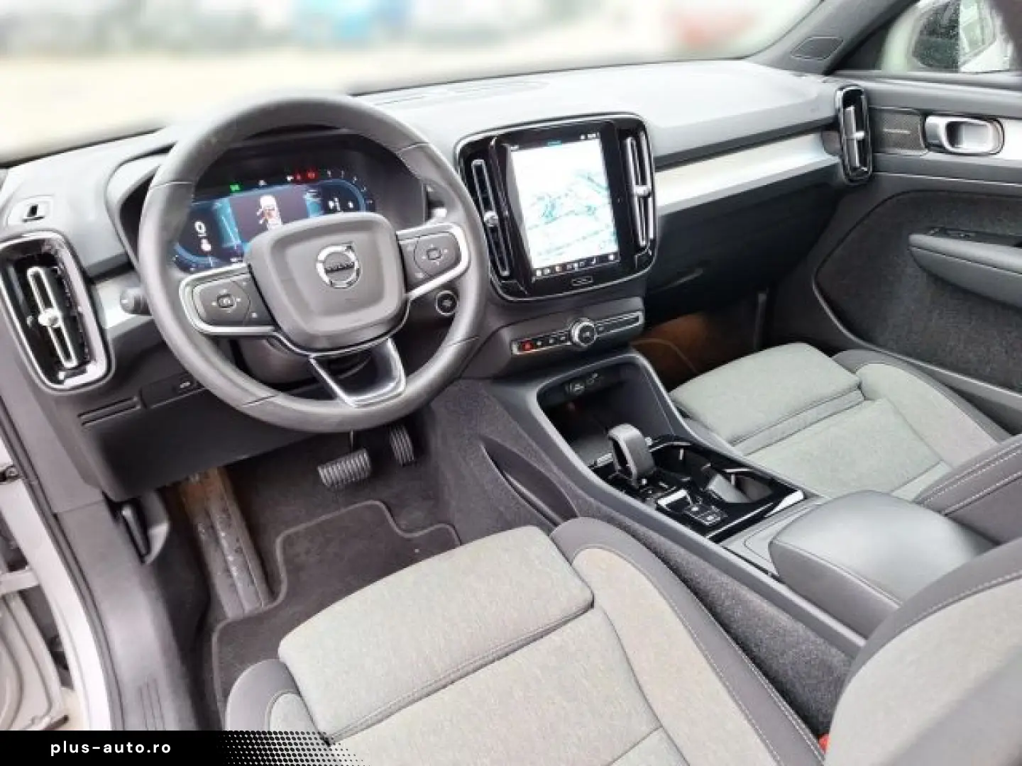 VOLVO XC40 2WD Plus Dark ACC Bliss Keyless Camera H&K