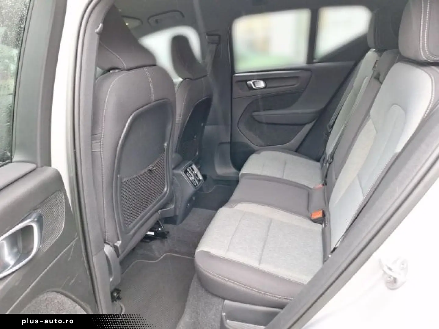 VOLVO XC40 2WD Plus Dark ACC Bliss Keyless Camera H&K