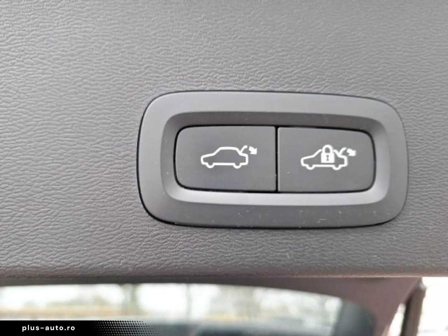 VOLVO XC40 2WD Plus Dark ACC Bliss Keyless Camera H&K