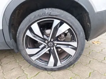 VOLVO XC40 2WD Plus Dark ACC Bliss Keyless Camera H&K