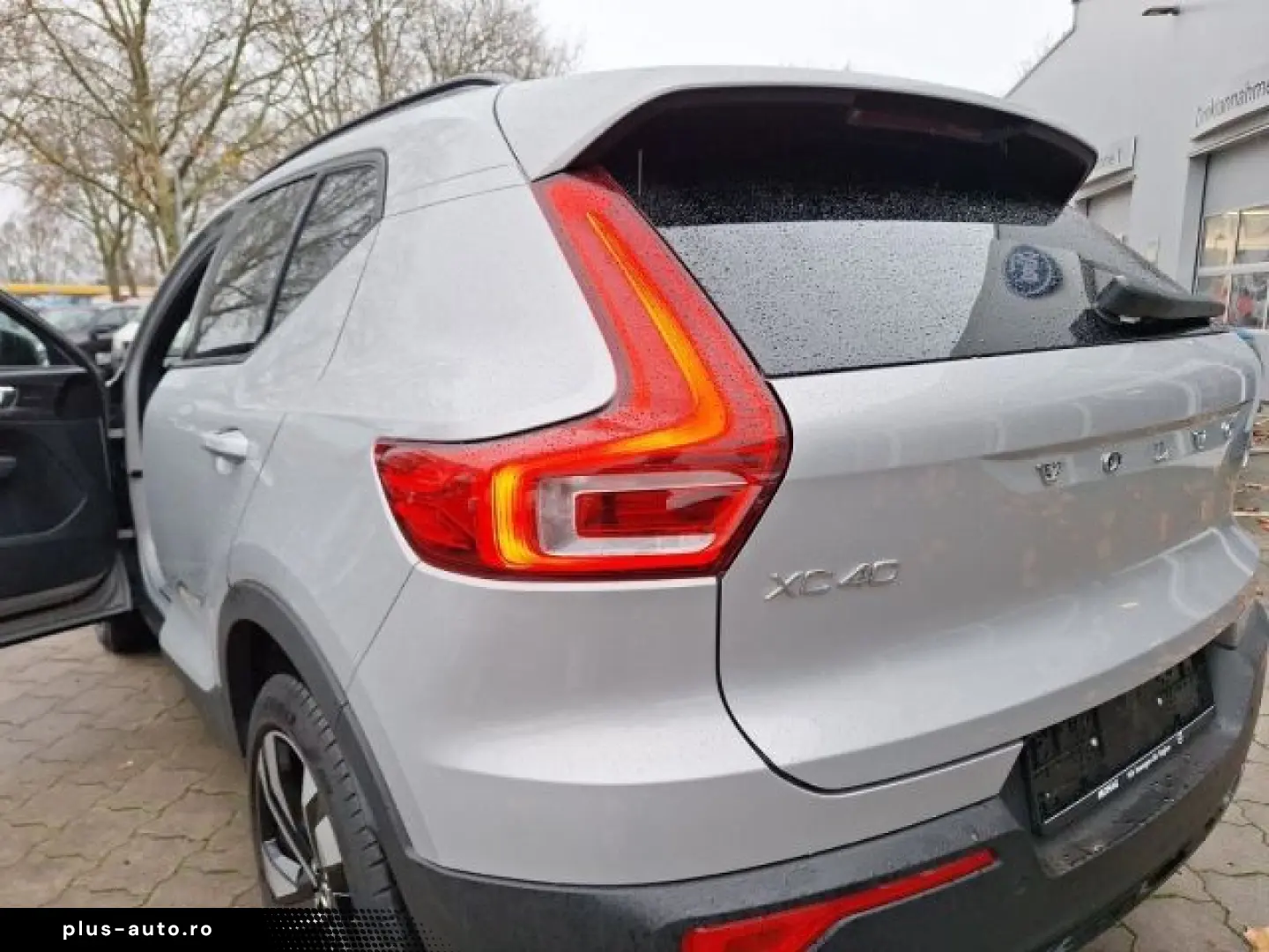 VOLVO XC40 2WD Plus Dark ACC Bliss Keyless Camera H&K