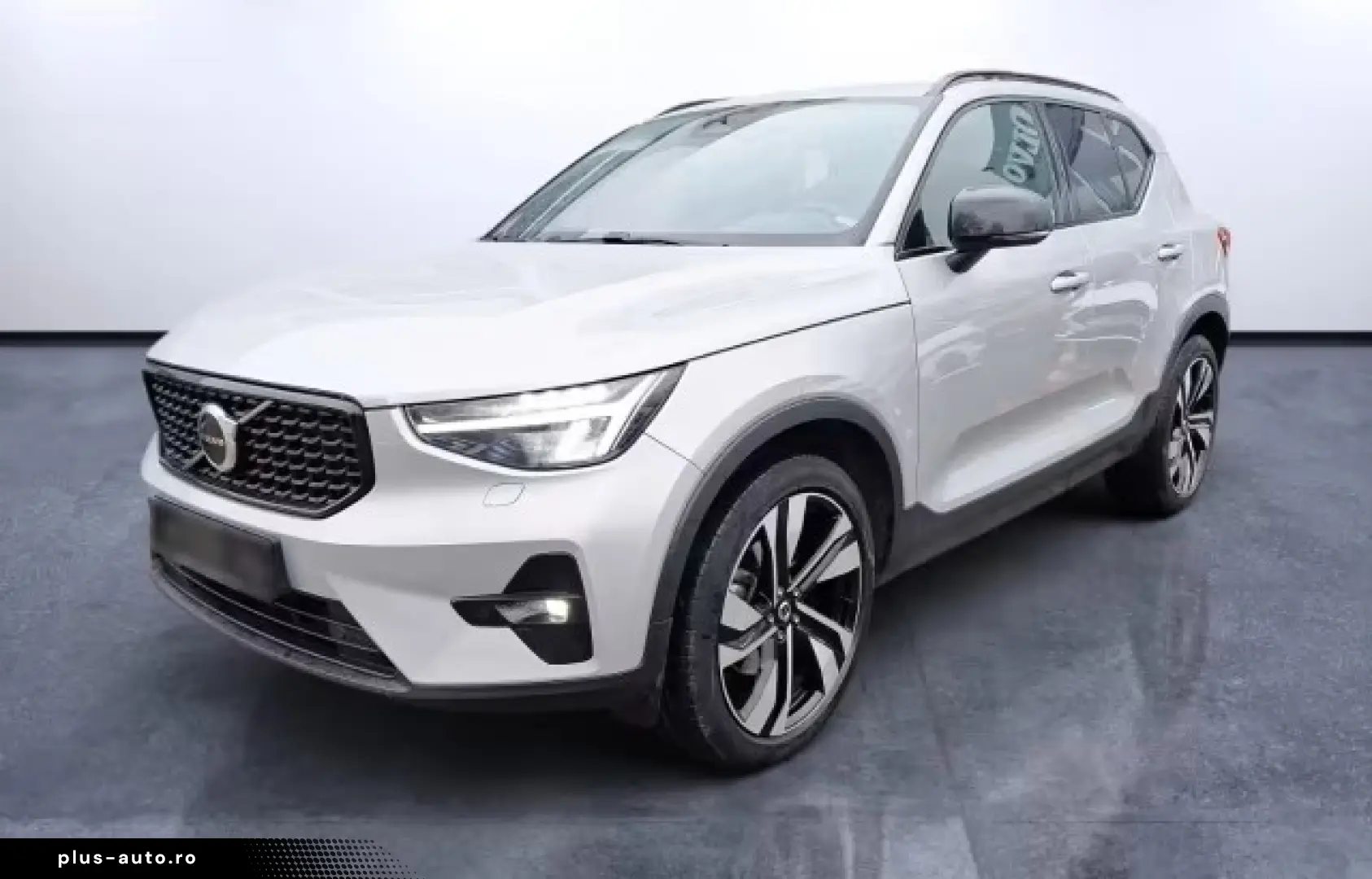 VOLVO XC40 2WD Plus Dark ACC Bliss Keyless Camera H&K