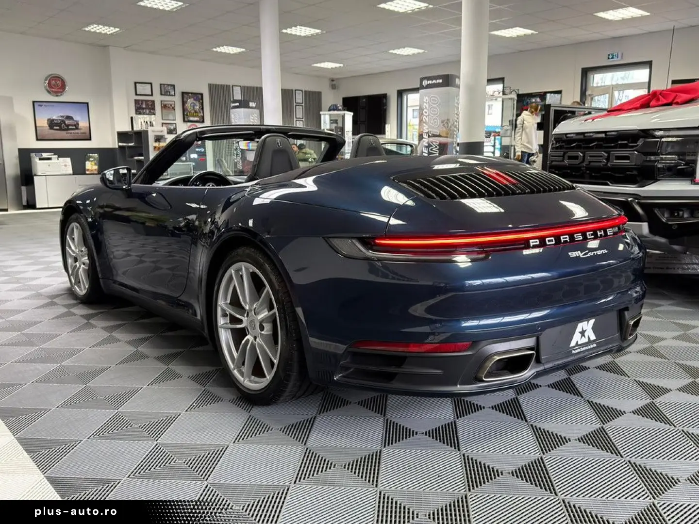 PORSCHE 992 Carrera Cabriolet Sitzklima BOSE PASM Servic