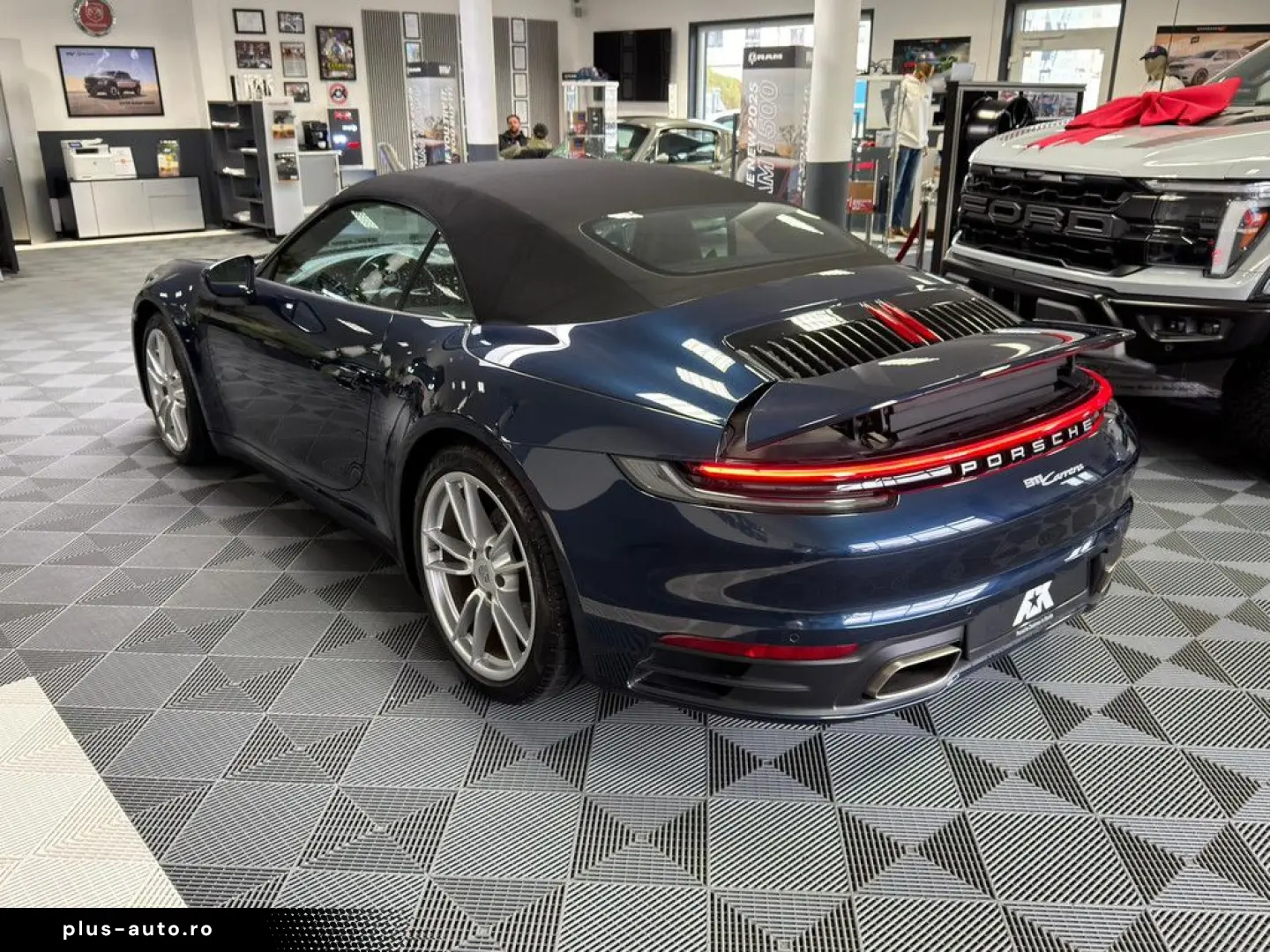 PORSCHE 992 Carrera Cabriolet Sitzklima BOSE PASM Servic
