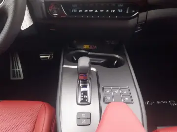 Lexus UX 300h F-Sport 4x4