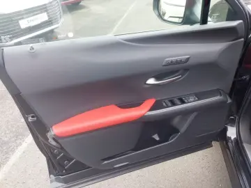 Lexus UX 300h F-Sport 4x4
