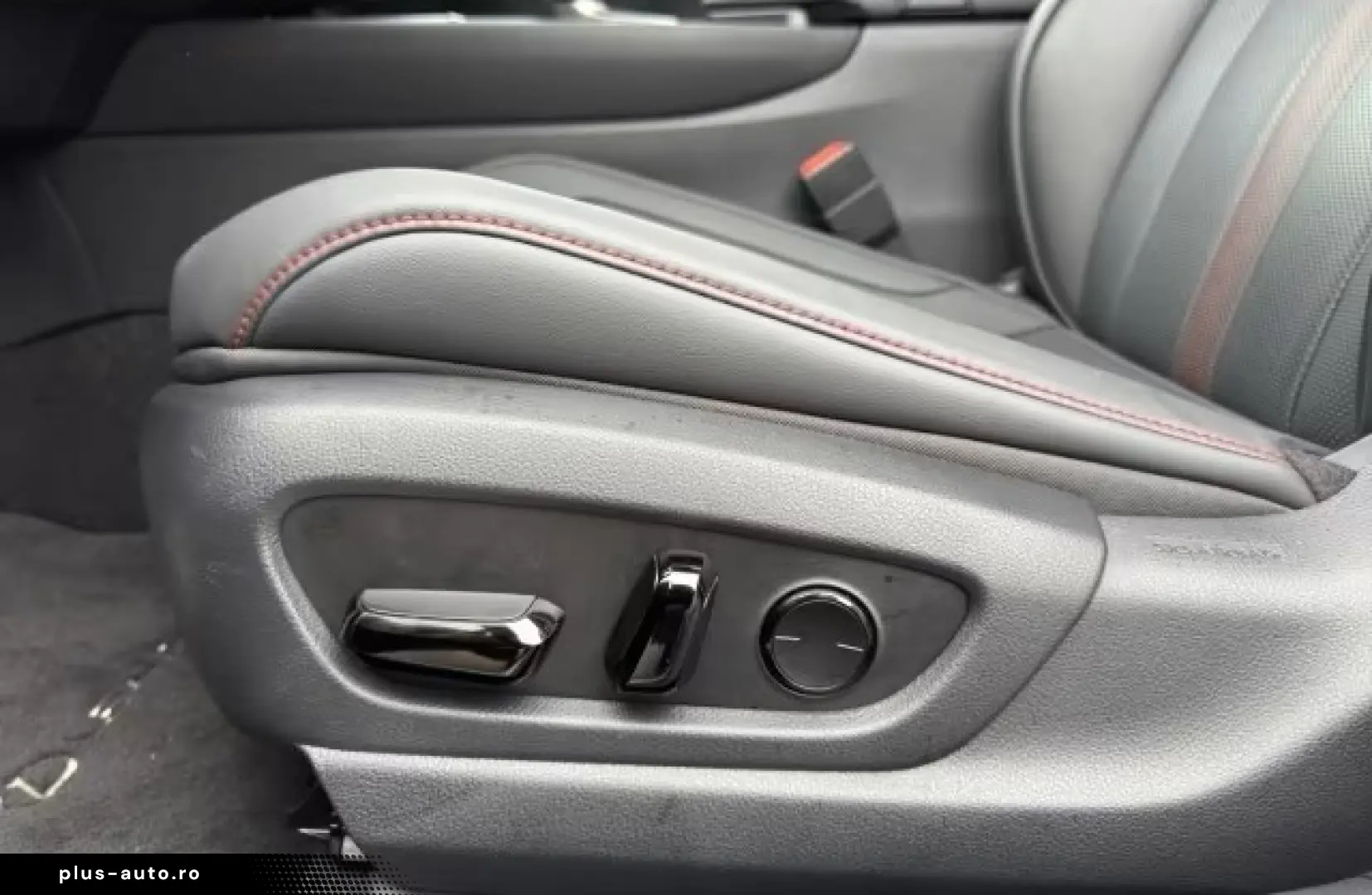 Lexus UX 300h F-Sport Navi LED ACC AWD 4x4